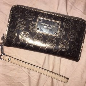 Michael Kors Shiny Silver Zip Wallet